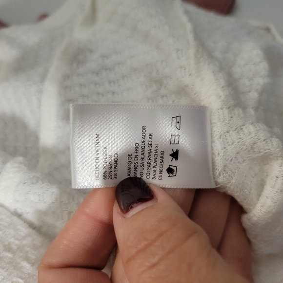 2/$16 Long Sleeve Waffleknit Cropped Thermal Tops White Pink XS-S - Picture 10 of 11